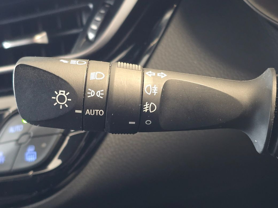 2023 Toyota C-HR - image 22