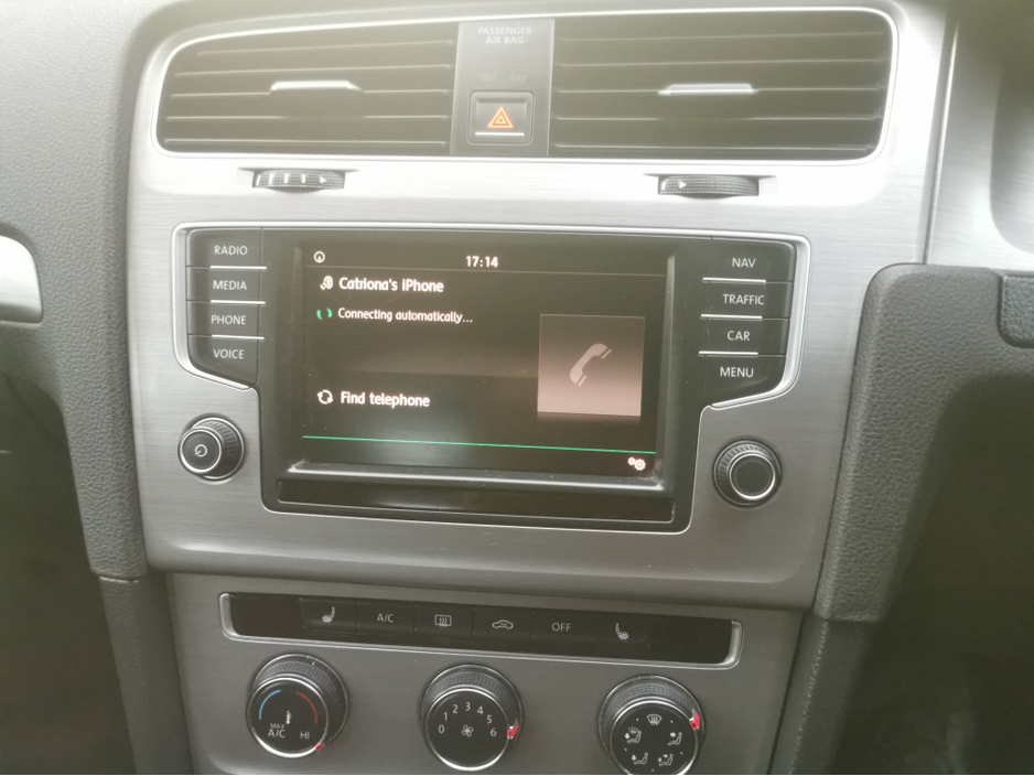 2016 Volkswagen Golf - image 32