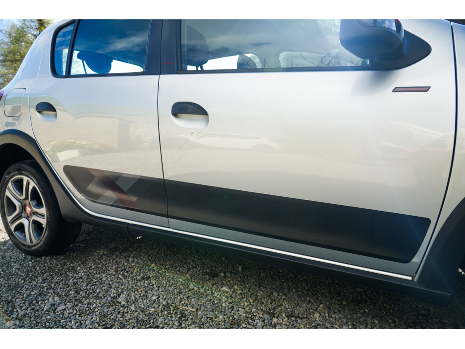 2019 Dacia Sandero - image 6