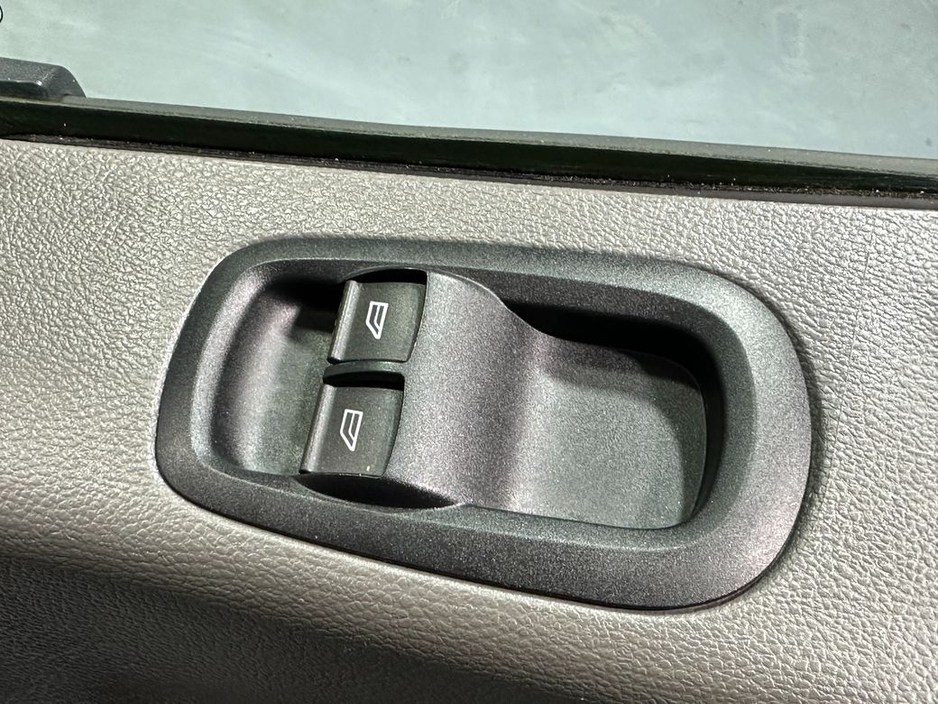 2022 Ford Transit - image 11