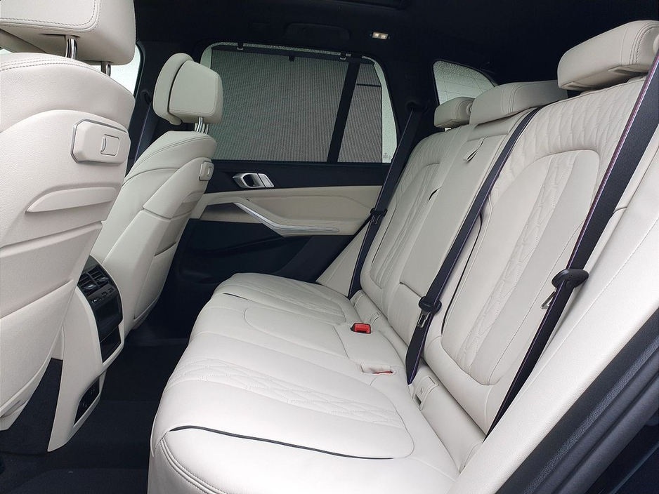 2026 BMW X5 - image 22