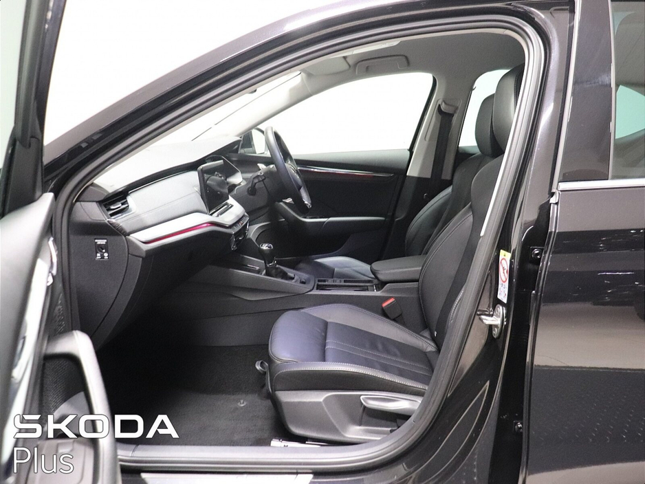 2023 Skoda Octavia - image 4