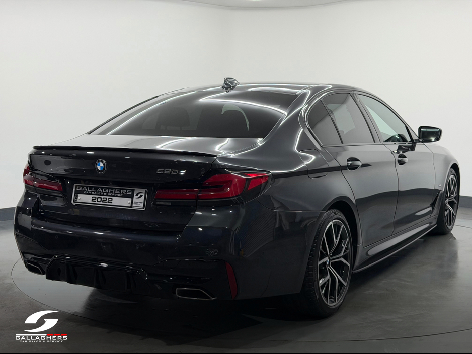 2022 BMW 5 Series - image 4