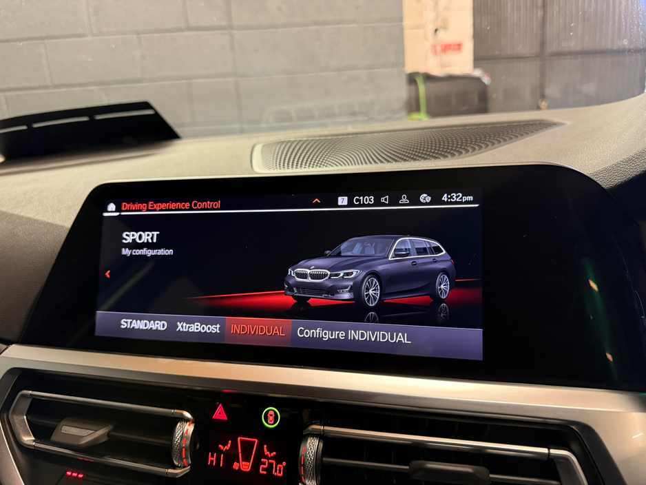 2022 BMW 3 Series - image 19