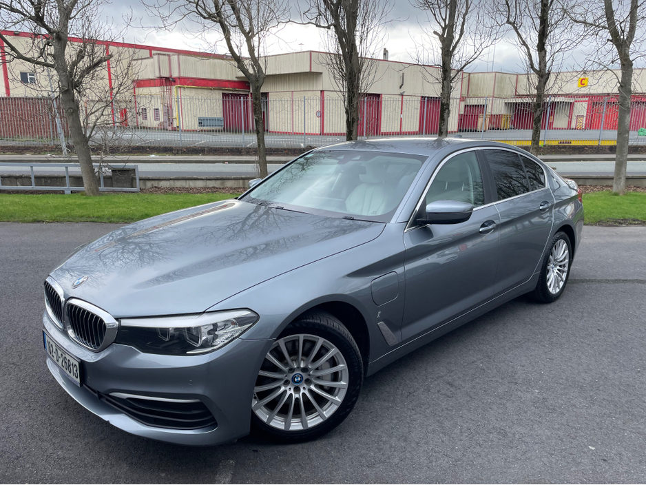 2018 BMW 5 Series - image 10