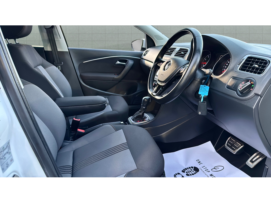 2016 Volkswagen Polo - image 6