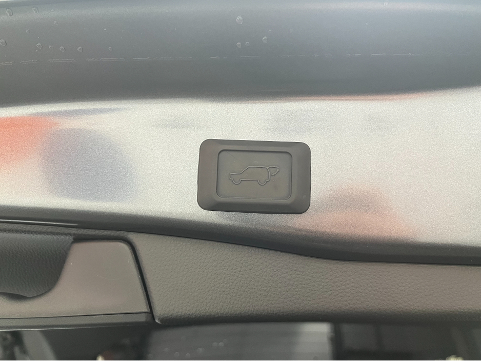 2024 Toyota Rav4 - image 8