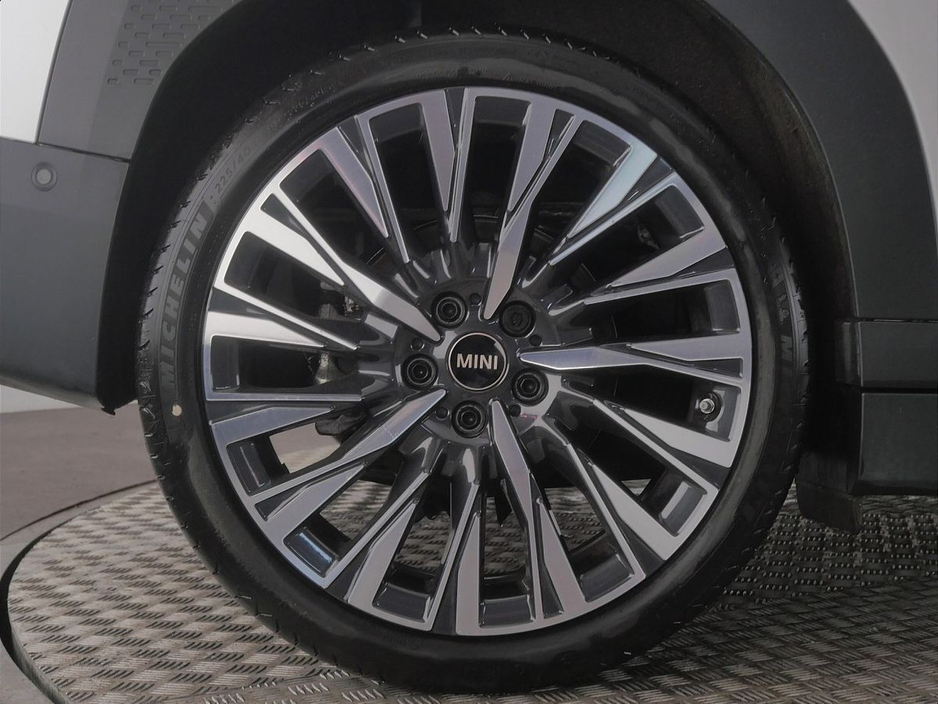 2025 MINI Aceman E €31,900