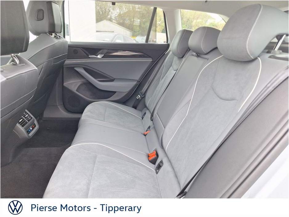 2025 Volkswagen Passat - image 6