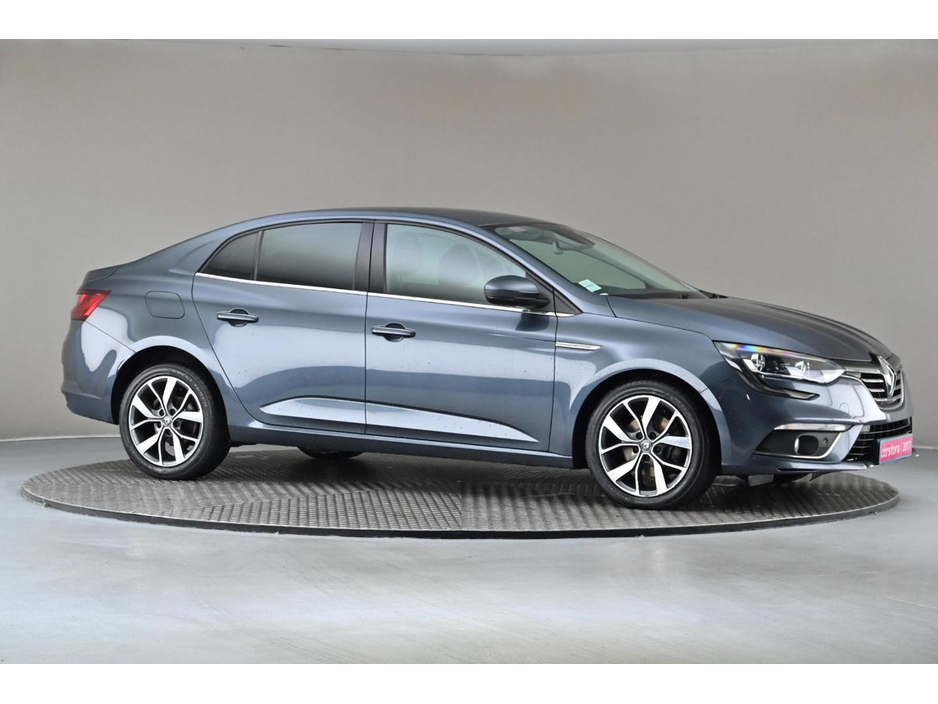 2017 Renault Megane - image 12