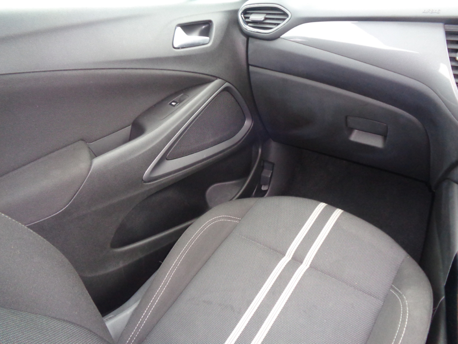 2023 Opel Crossland - image 10
