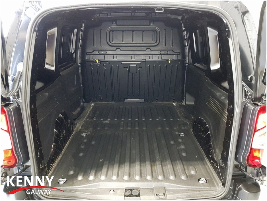 2024 Peugeot Partner - image 25