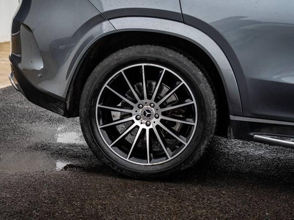 2022 Mercedes-Benz GLE Class - image 4