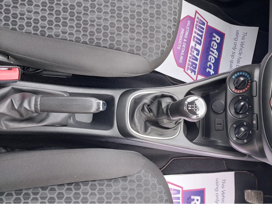 2019 Opel Corsa - image 17