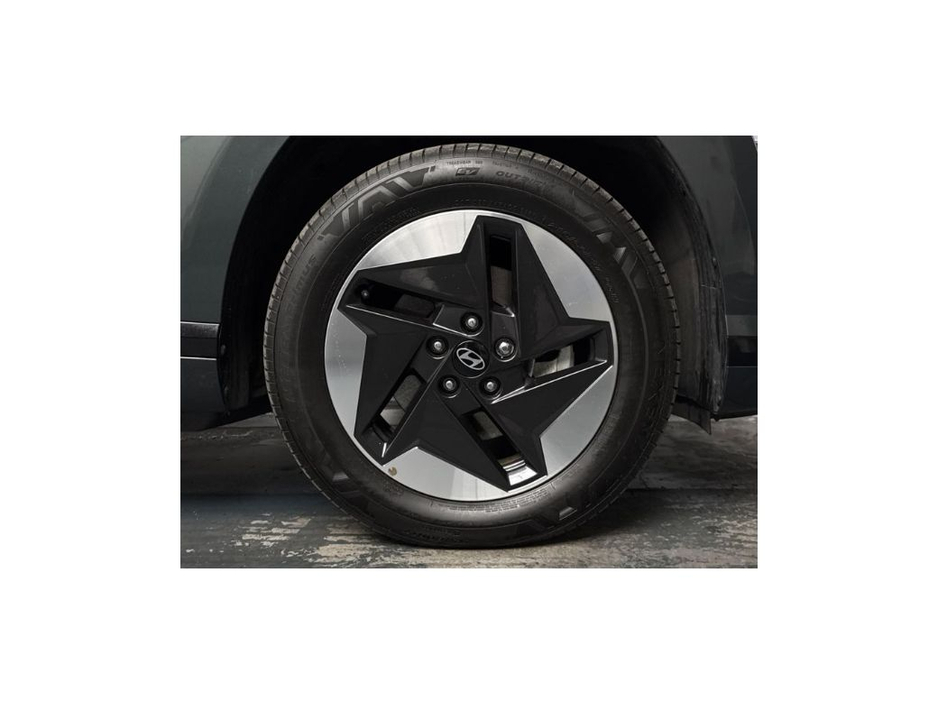 2025 Hyundai Kona - image 10