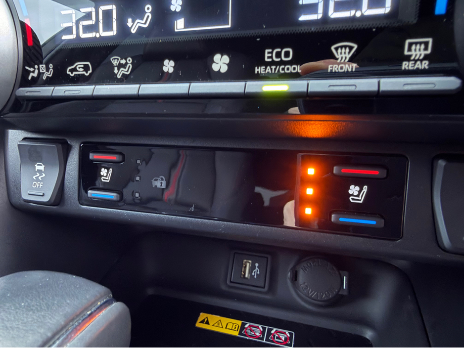 2024 Toyota Rav4 4X4 PHEV - Platinum Modelista - New model €48,940