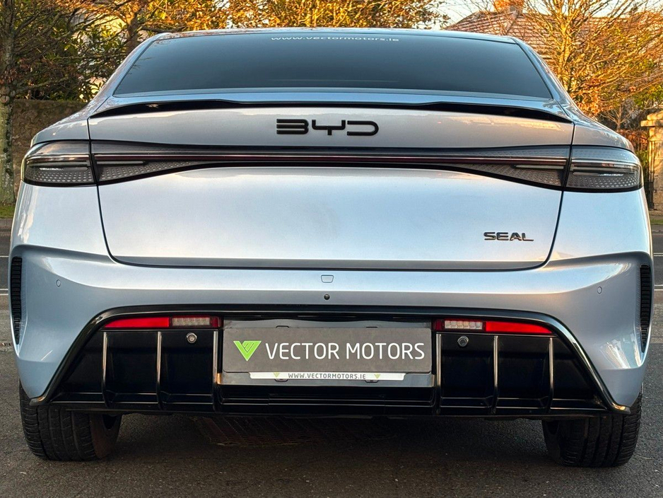 2024 BYD Seal DESIGN RWD PAN ROOF €37,995