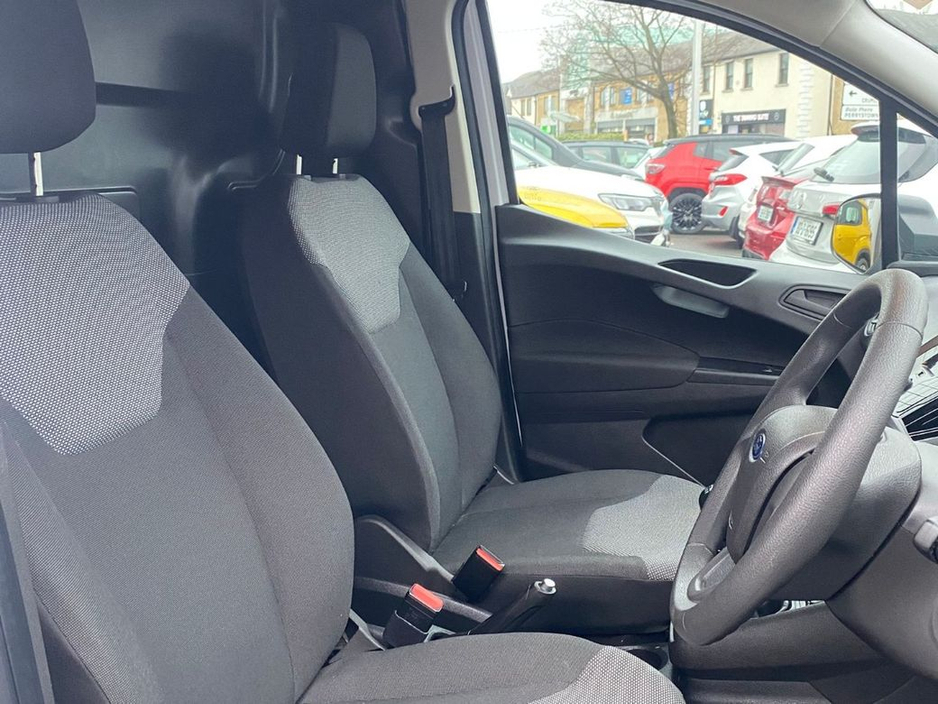 2022 Ford Transit Courier Base 1.5TD 75PS M6 2DR €11,000