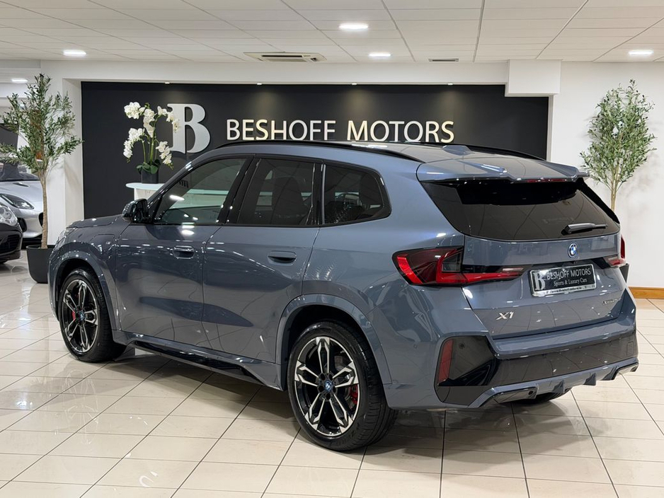 2025 BMW X1 - image 5