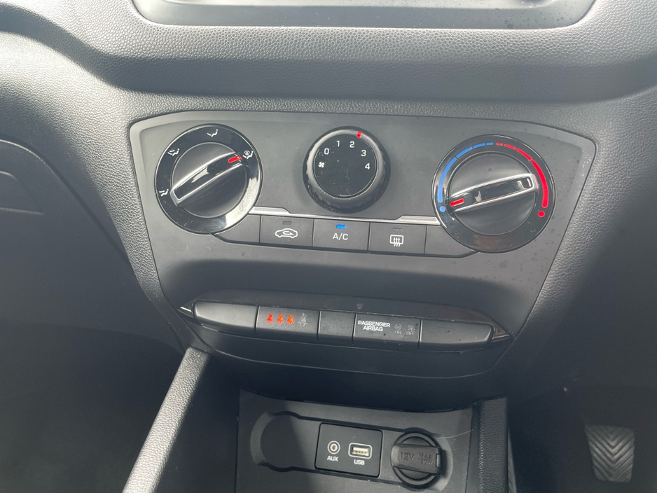 2017 Hyundai i20 - image 15