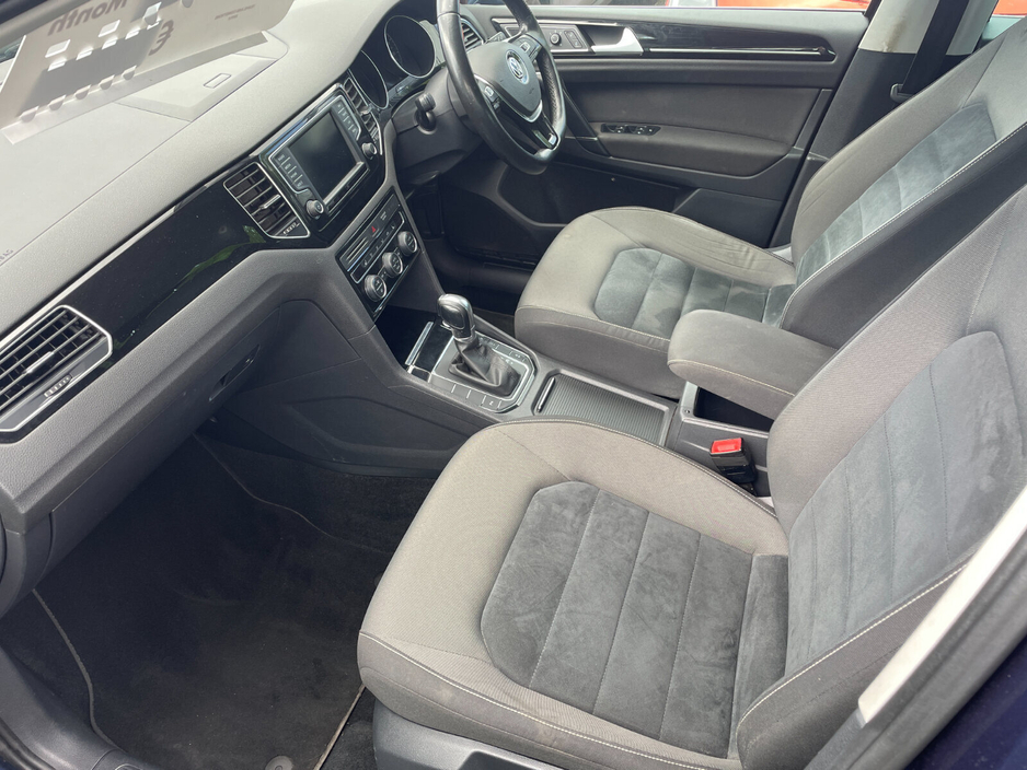 2016 Volkswagen Golf - image 11