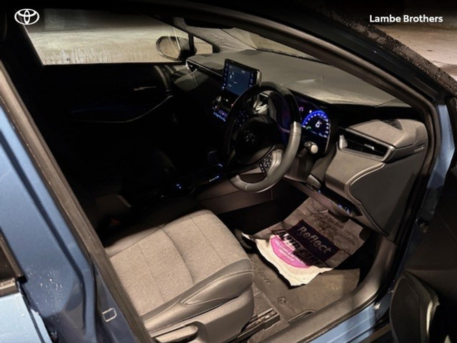 2021 Toyota Corolla - image 8