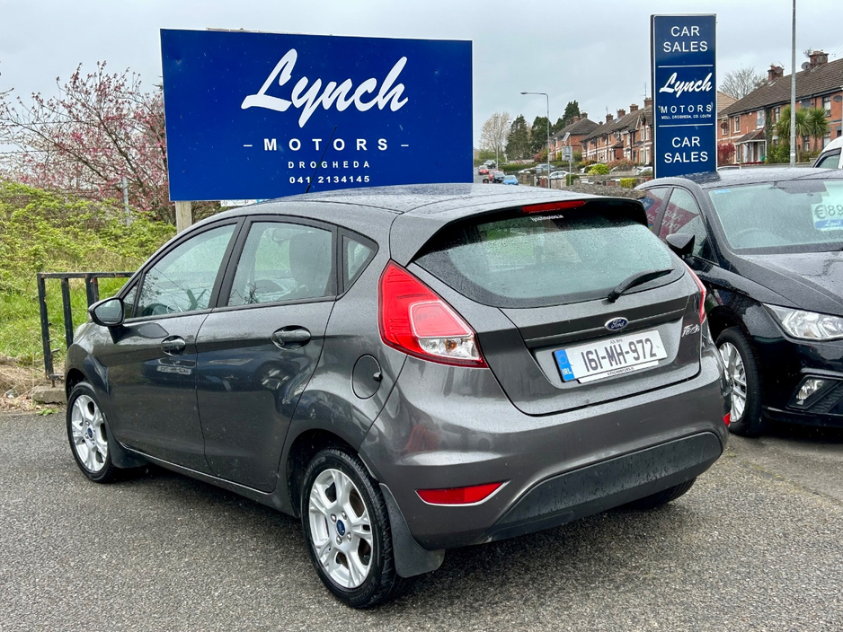 2016 Ford Fiesta - image 6