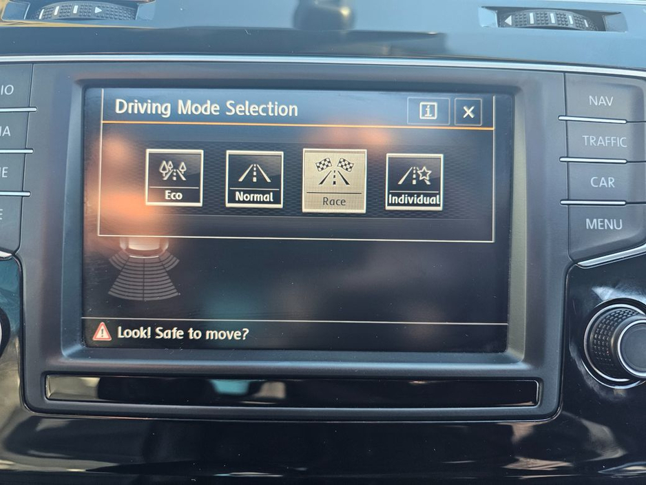 2016 Volkswagen Golf - image 26