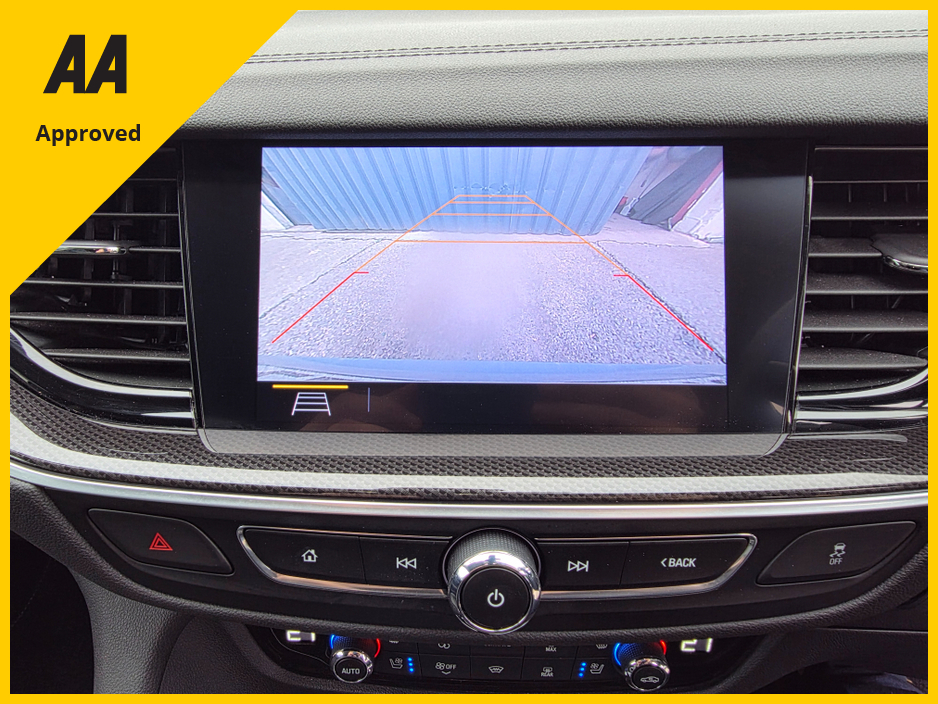 2022 Opel Insignia - image 19