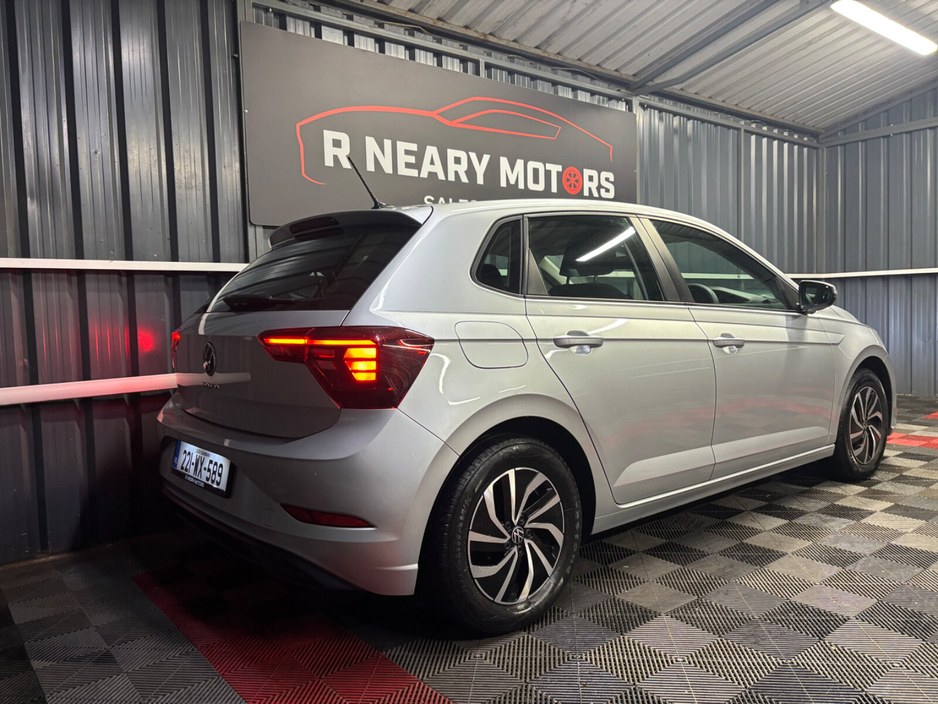 2022 Volkswagen Polo - image 5