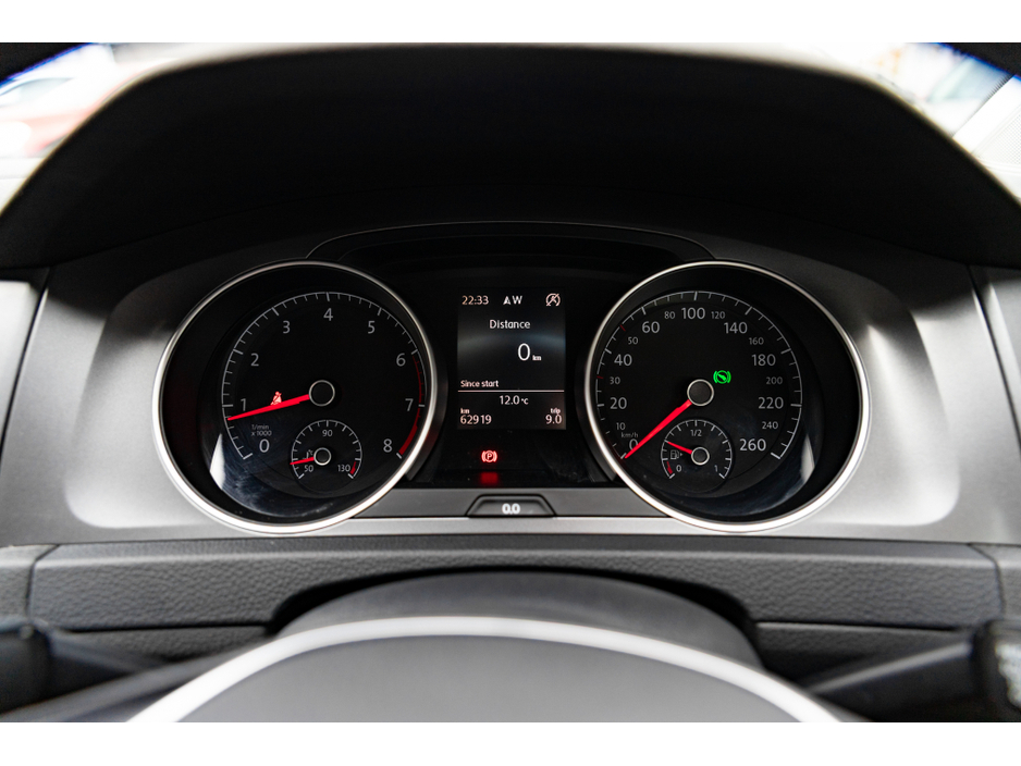 2016 Volkswagen Golf - image 13