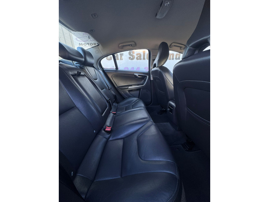 2017 Volvo S60 - image 11