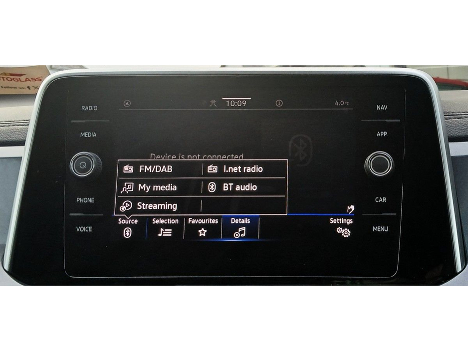 2024 Volkswagen T-Roc - image 14