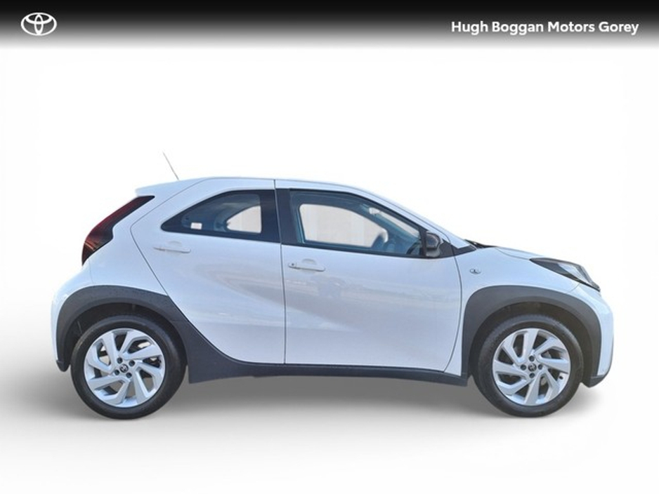 2023 Toyota Aygo X - image 3
