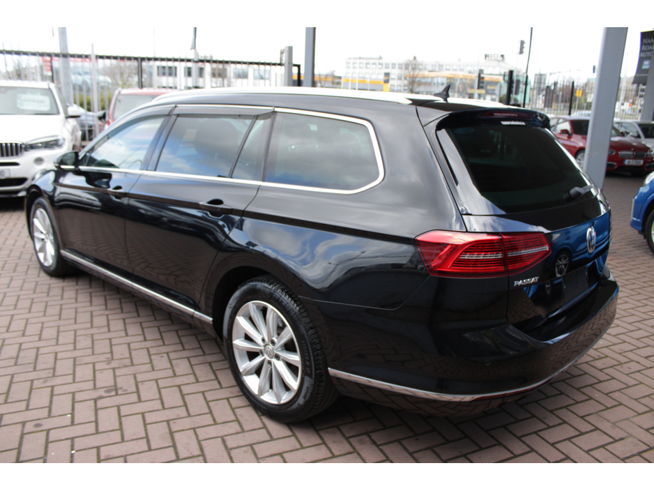 2018 Volkswagen Passat - image 6