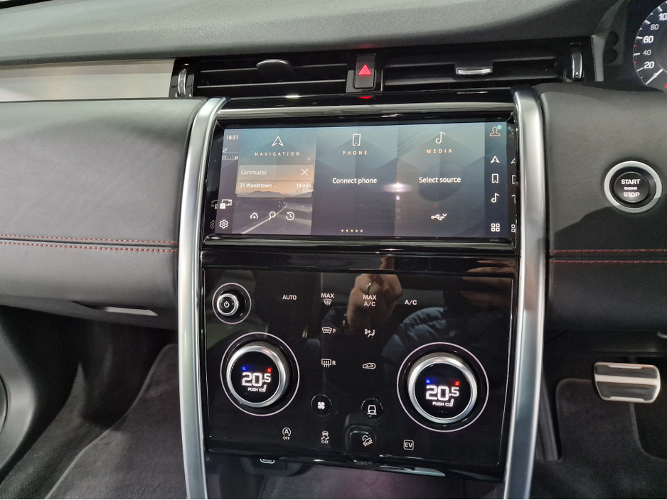 2021 Land Rover Discovery Sport P300E R-DYNAMIC HSE (PAN ROOF) AWD AUTOMATIC **TOP SPEC / APPLE CARPLAY / BLIND SPOT ASSIST / CRUISE CONTROL / ELECTRIC BOOTLID / FULL LEATHER / HEATED SEATS / MERIDIAN SOUND / 360 DEGREE CAMERA** €36,900