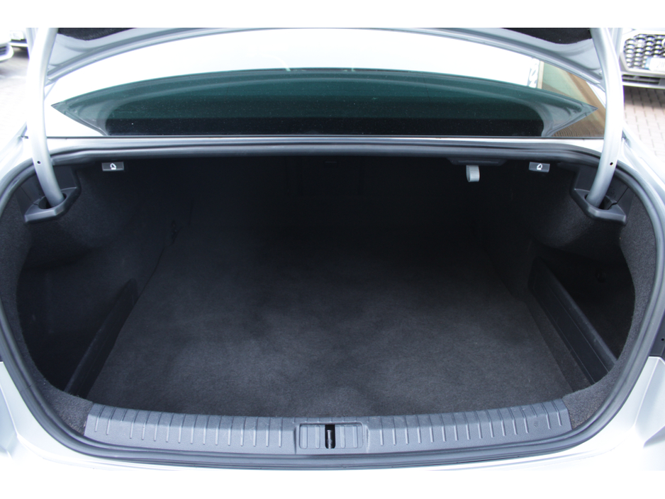 2015 Volkswagen Passat - image 17