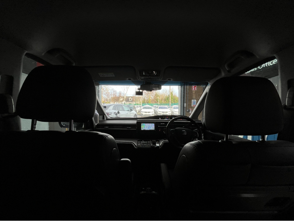 2022 Honda Stepwagon - image 13