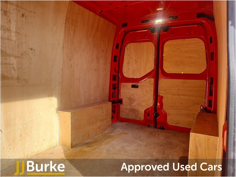 2026 Renault Master - image 10