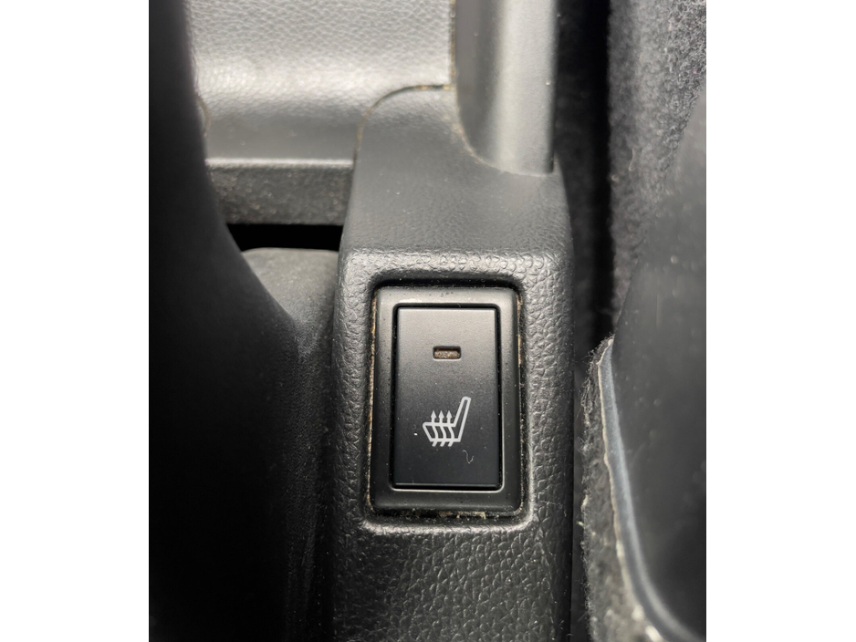 2017 Suzuki Swift - image 11