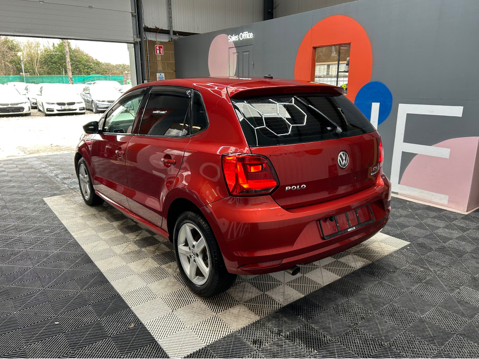 2014 Volkswagen Polo - image 3