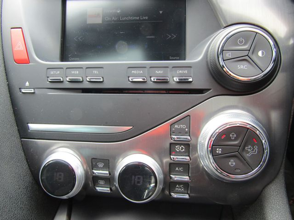 2015 DS Automobiles DS 5 - image 21