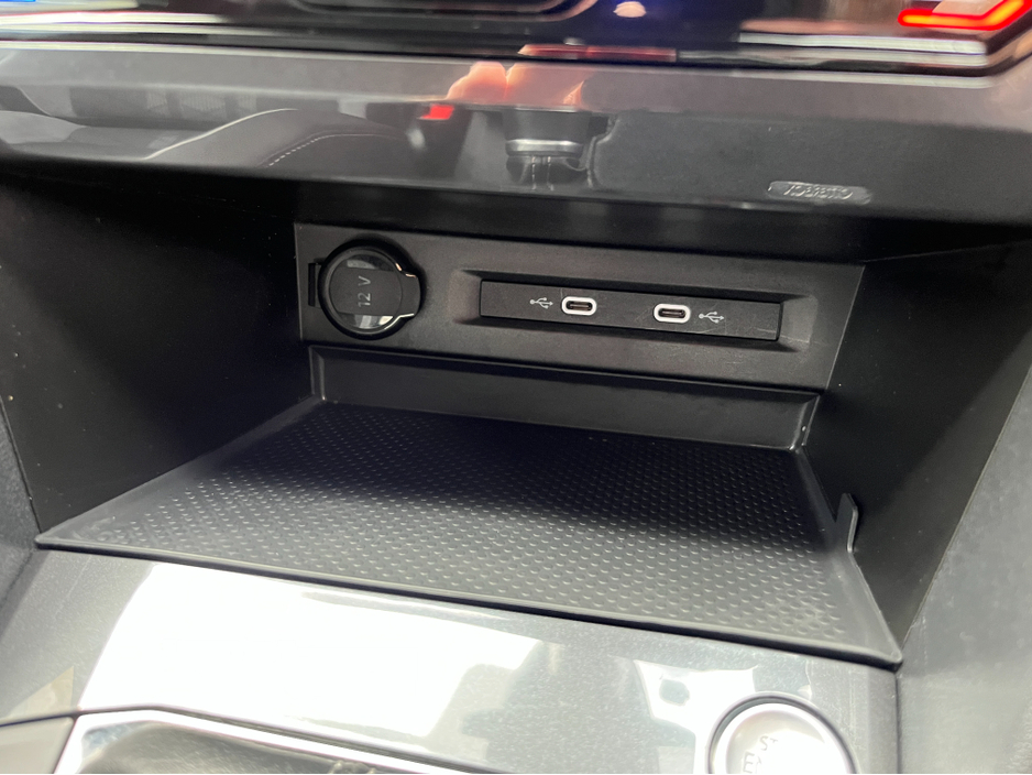 2023 Volkswagen Tiguan - image 17