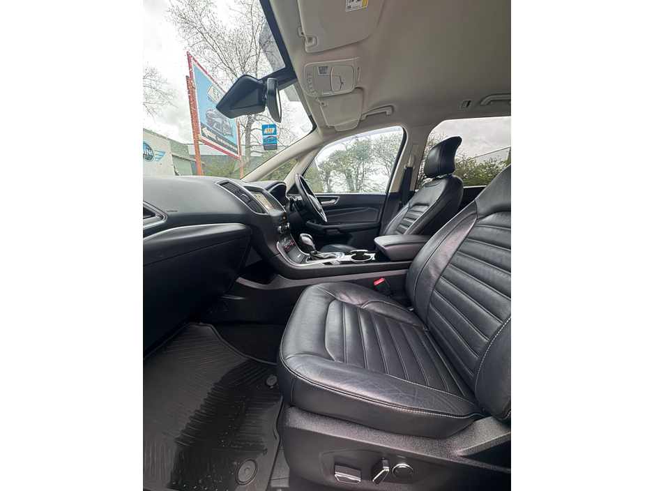 2017 Ford Galaxy - image 23