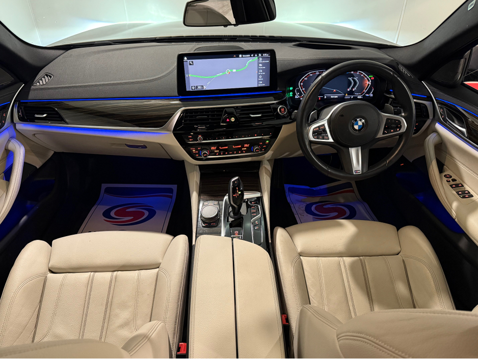 2023 BMW 5 Series - image 3