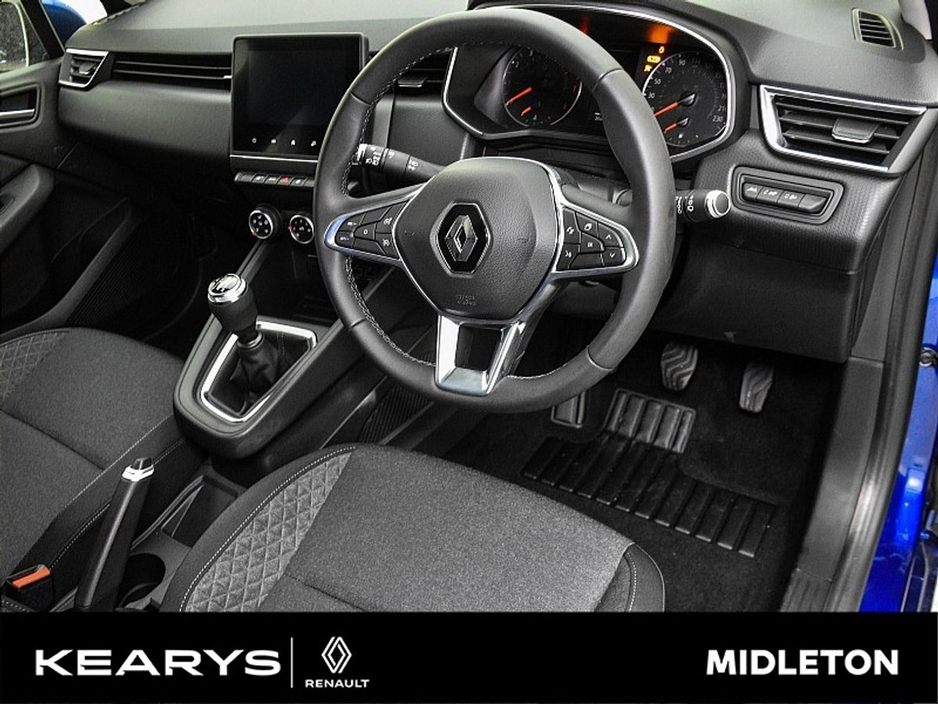 2020 Renault Clio - image 6