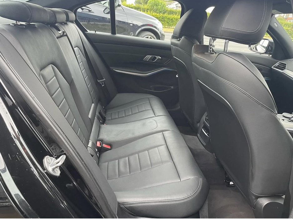 2021 BMW 3 Series 330e M SPORT AUTO HYBRID 292 BHP // 212 REG €28,950