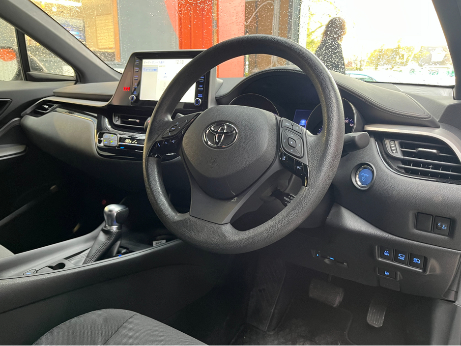 2020 Toyota C-HR - image 9