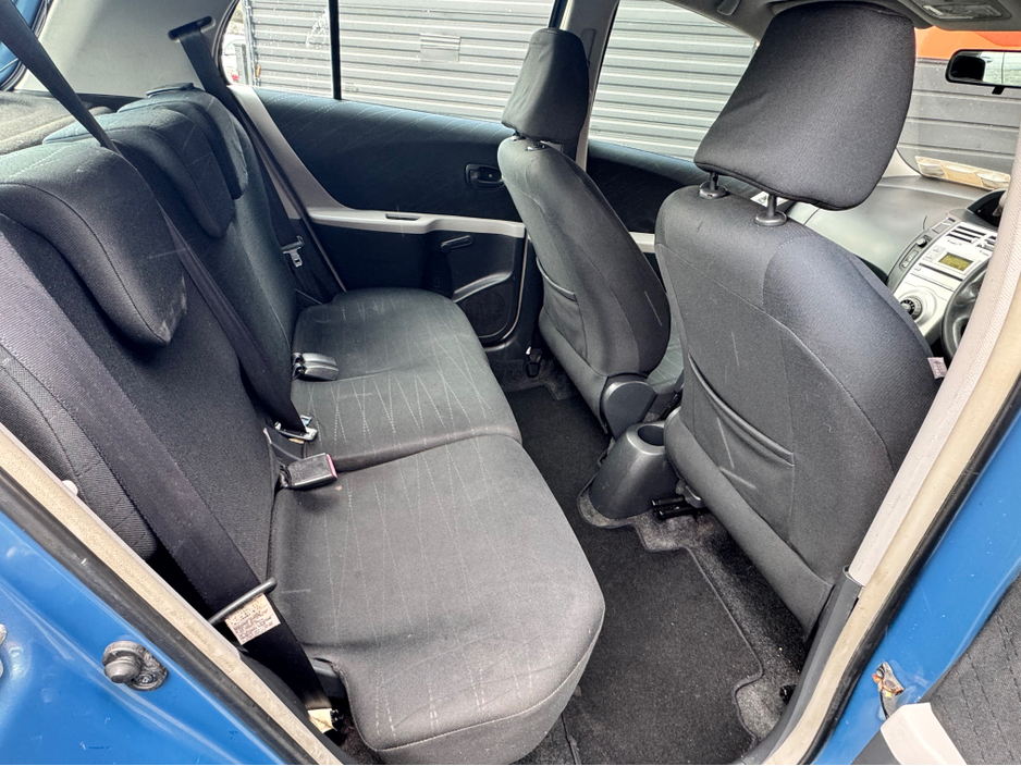 2008 Toyota Yaris - image 13