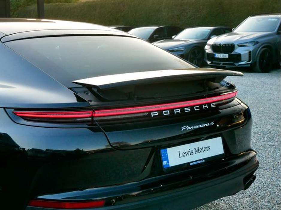 2024 Porsche Panamera - image 6